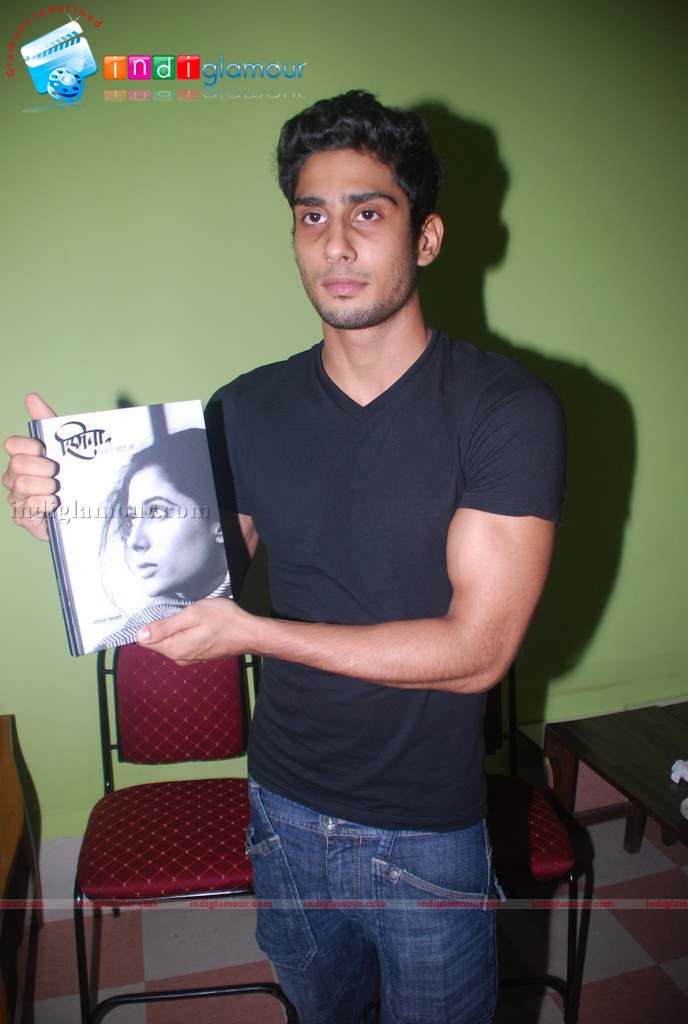 Asha Bhosle and Prateik Babbar at book launch on Smita Patil Event hd photo